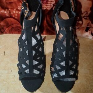 TOP Moda Black Cutout Heels